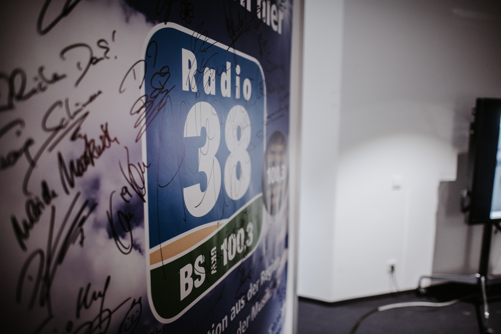 MCBS � Radio 38-7